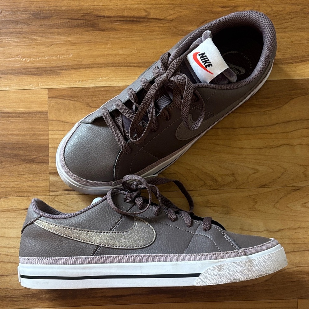 Nike Women’s Low-Top Sneakers in Brown/Purple and White Velour Tongue